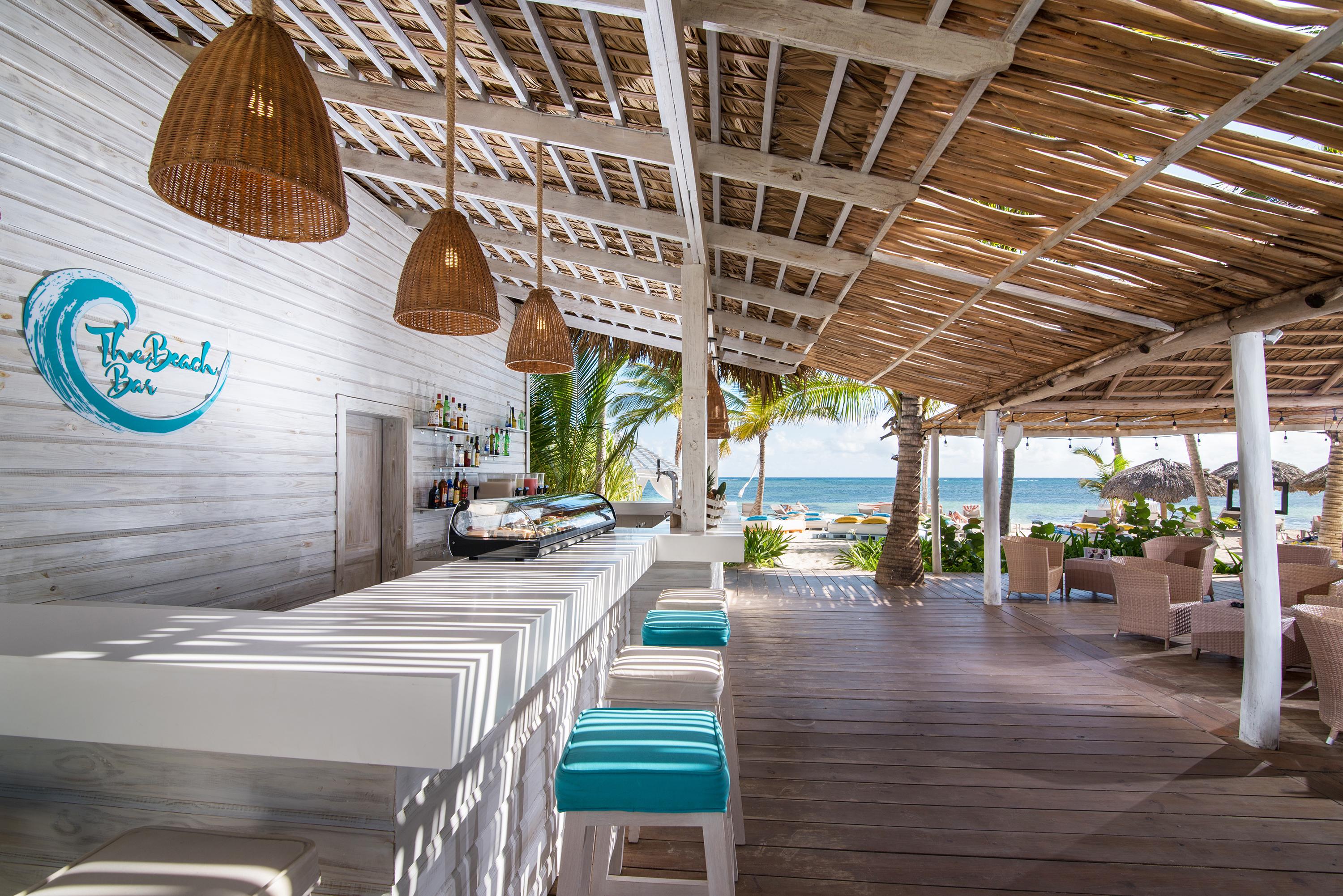 Catalonia Royal Bavaro (Adults Only) Пунта Кана Екстериор снимка The Beach Bar