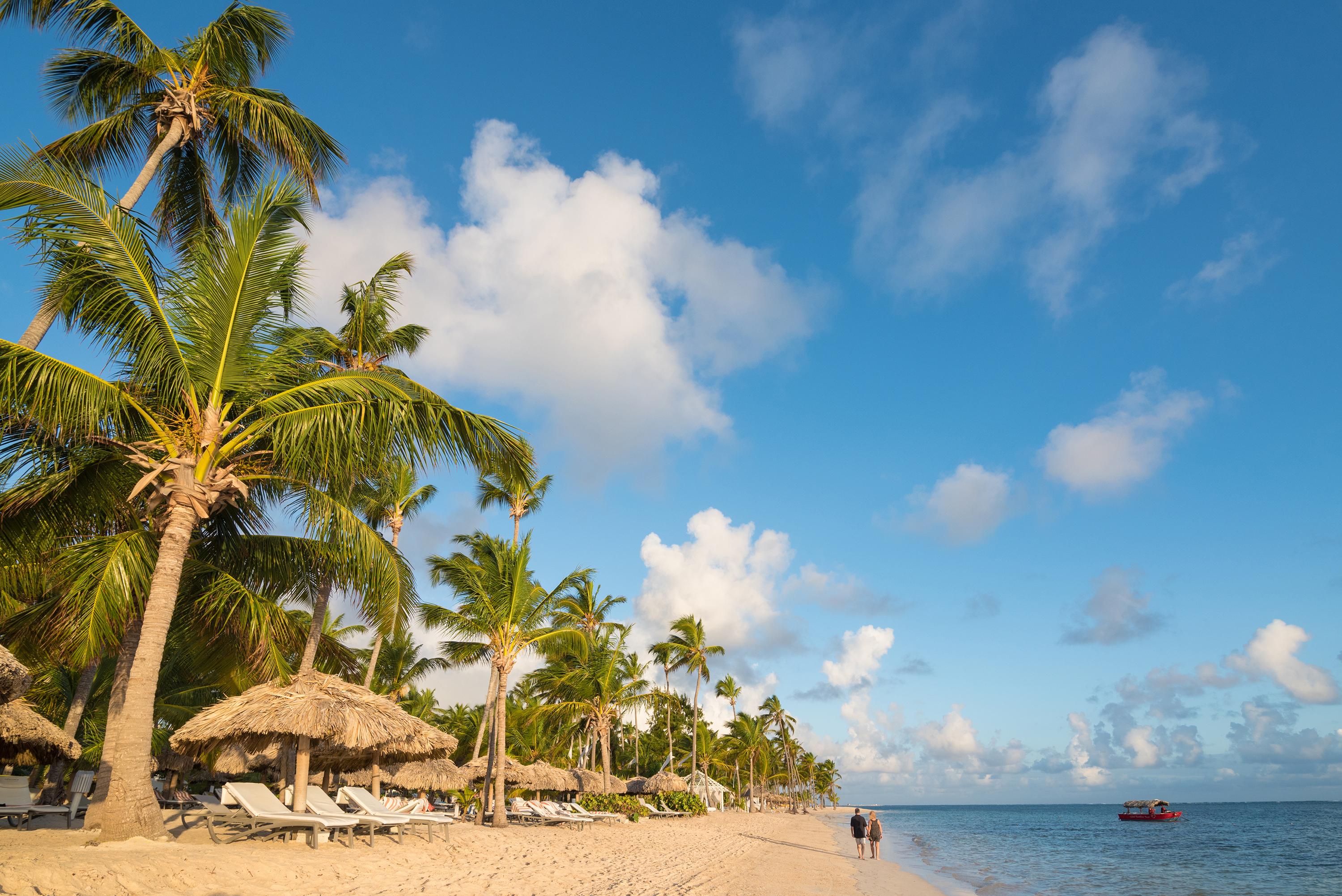 Catalonia Royal Bavaro (Adults Only) Пунта Кана Екстериор снимка Beach at the Grand Palladium Resort and Spa