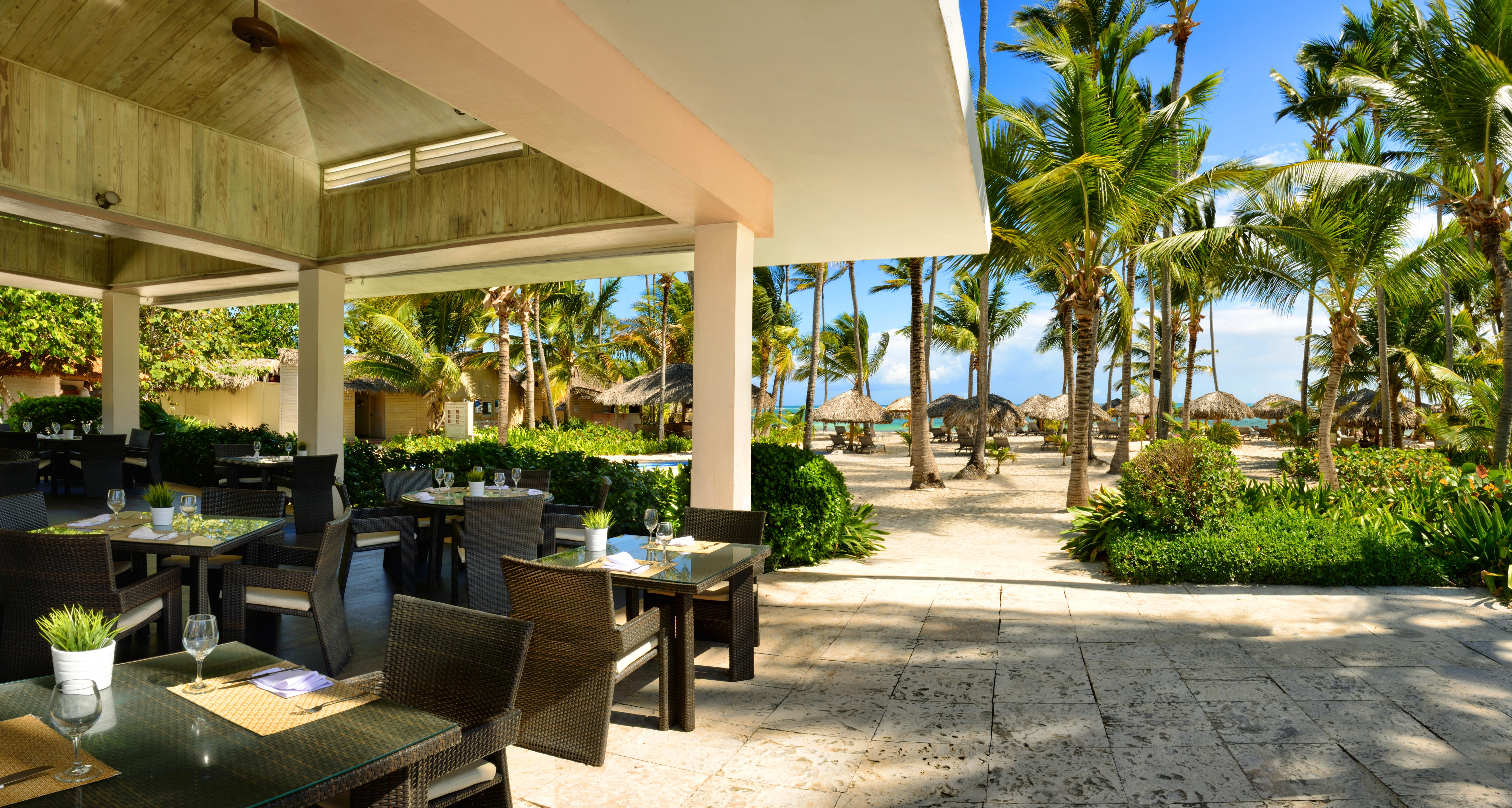 Catalonia Royal Bavaro (Adults Only) Пунта Кана Екстериор снимка The Beach Club at the Hilton San Diego Bay