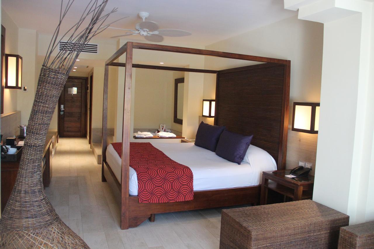 Catalonia Royal Bavaro (Adults Only) Пунта Кана Екстериор снимка A room at the Grand Palladium Resort & Spa, Riviera Maya, Mexico