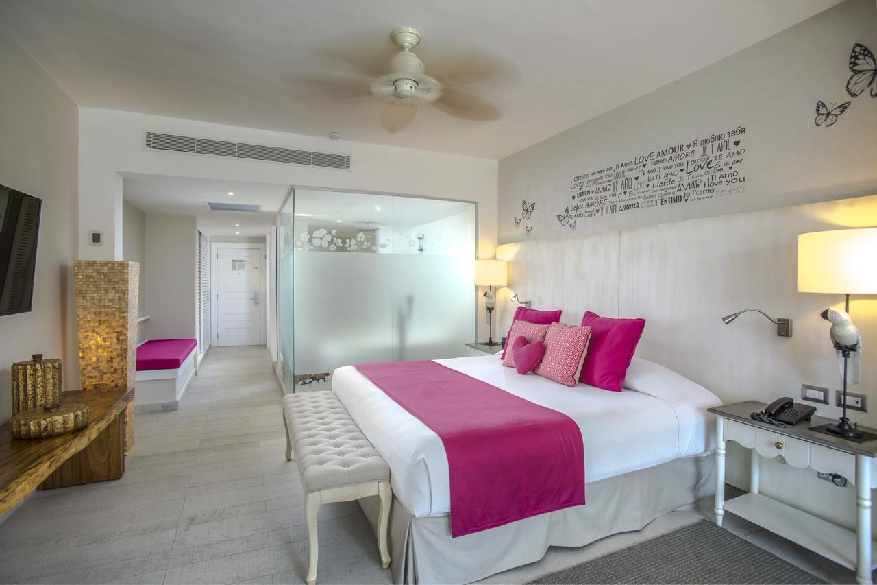 Catalonia Royal Bavaro (Adults Only) Пунта Кана Екстериор снимка Junior Suite