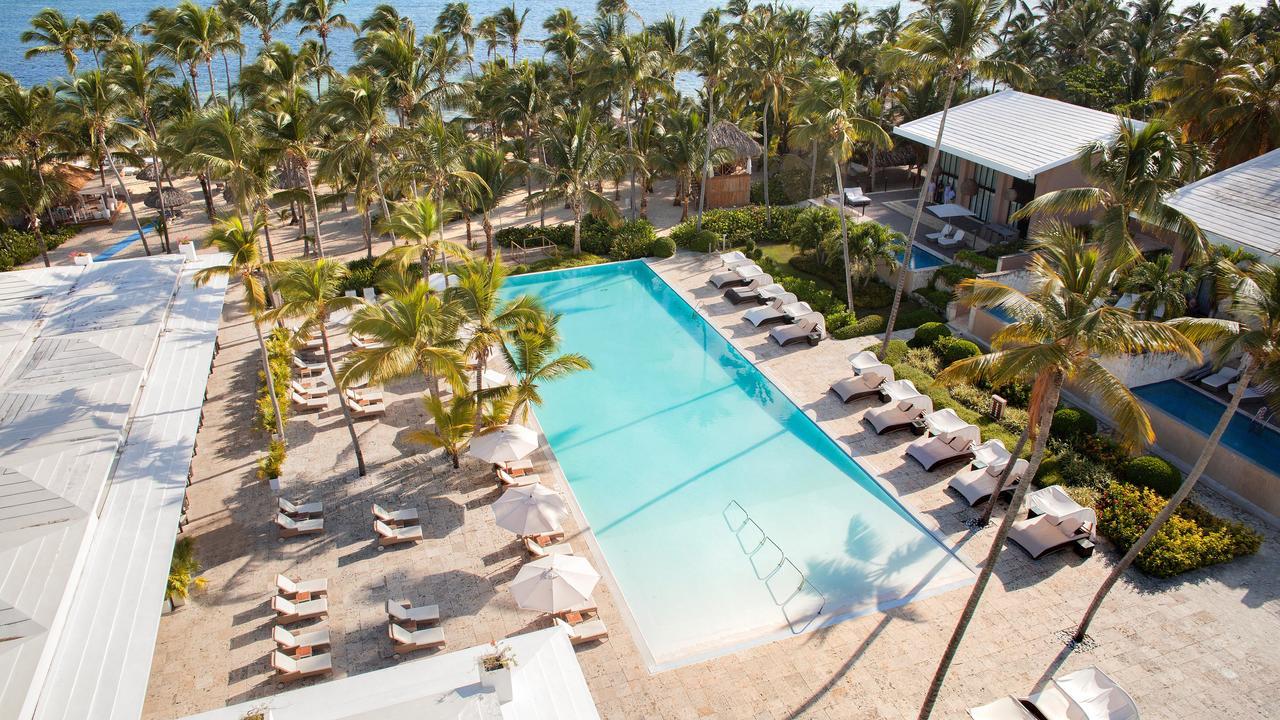 Catalonia Royal Bavaro (Adults Only) Пунта Кана Екстериор снимка Aerial view of the pool at the Eden Rock Cap-Ojibara