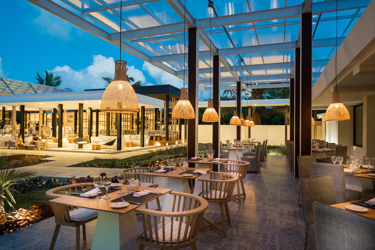 Catalonia Royal Bavaro (Adults Only) Пунта Кана Екстериор снимка The Beach Club at the Hard Rock Hotel
