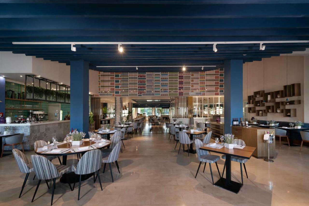 Catalonia Royal Bavaro (Adults Only) Пунта Кана Екстериор снимка Restaurant