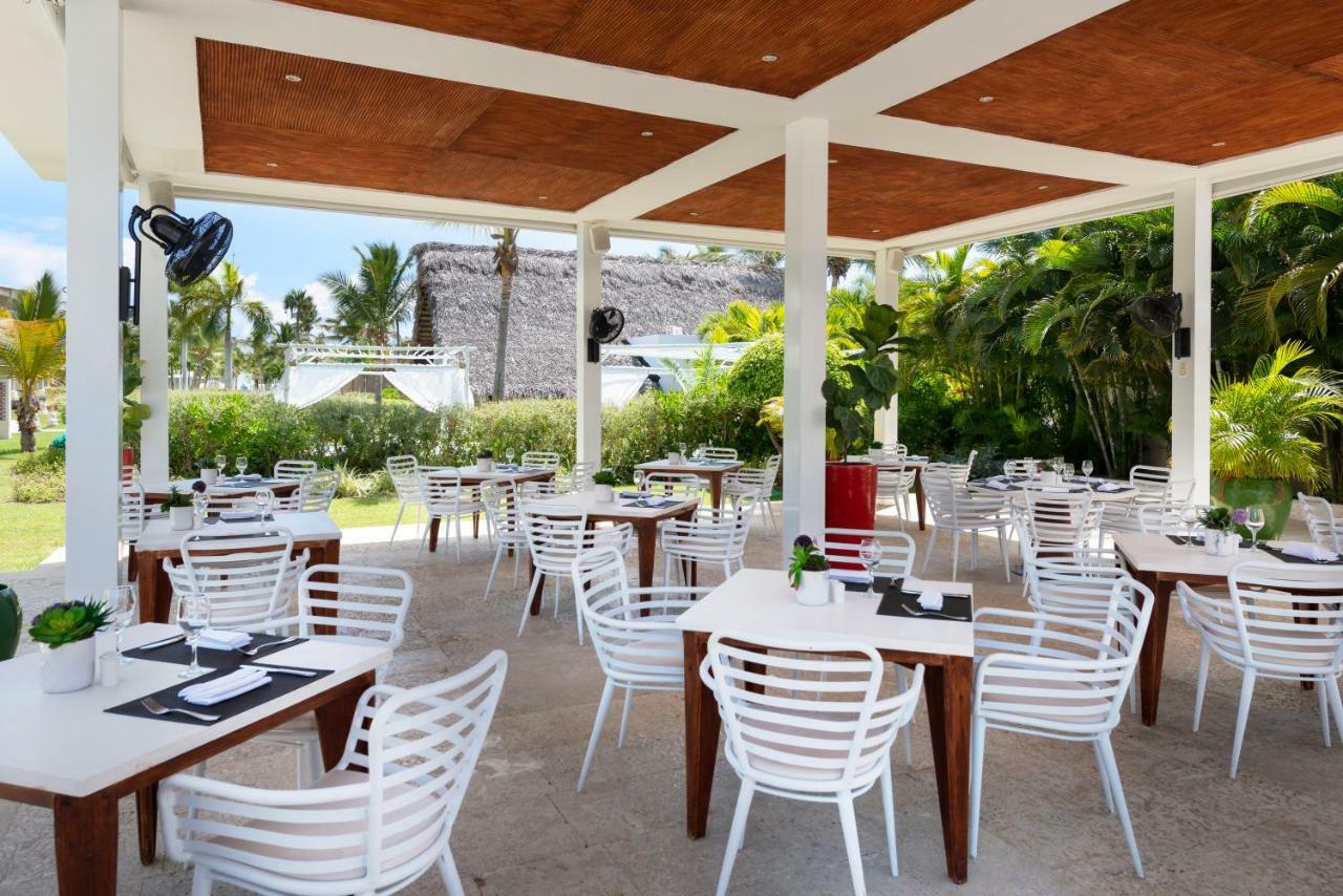 Catalonia Royal Bavaro (Adults Only) Пунта Кана Екстериор снимка The restaurant at the resort