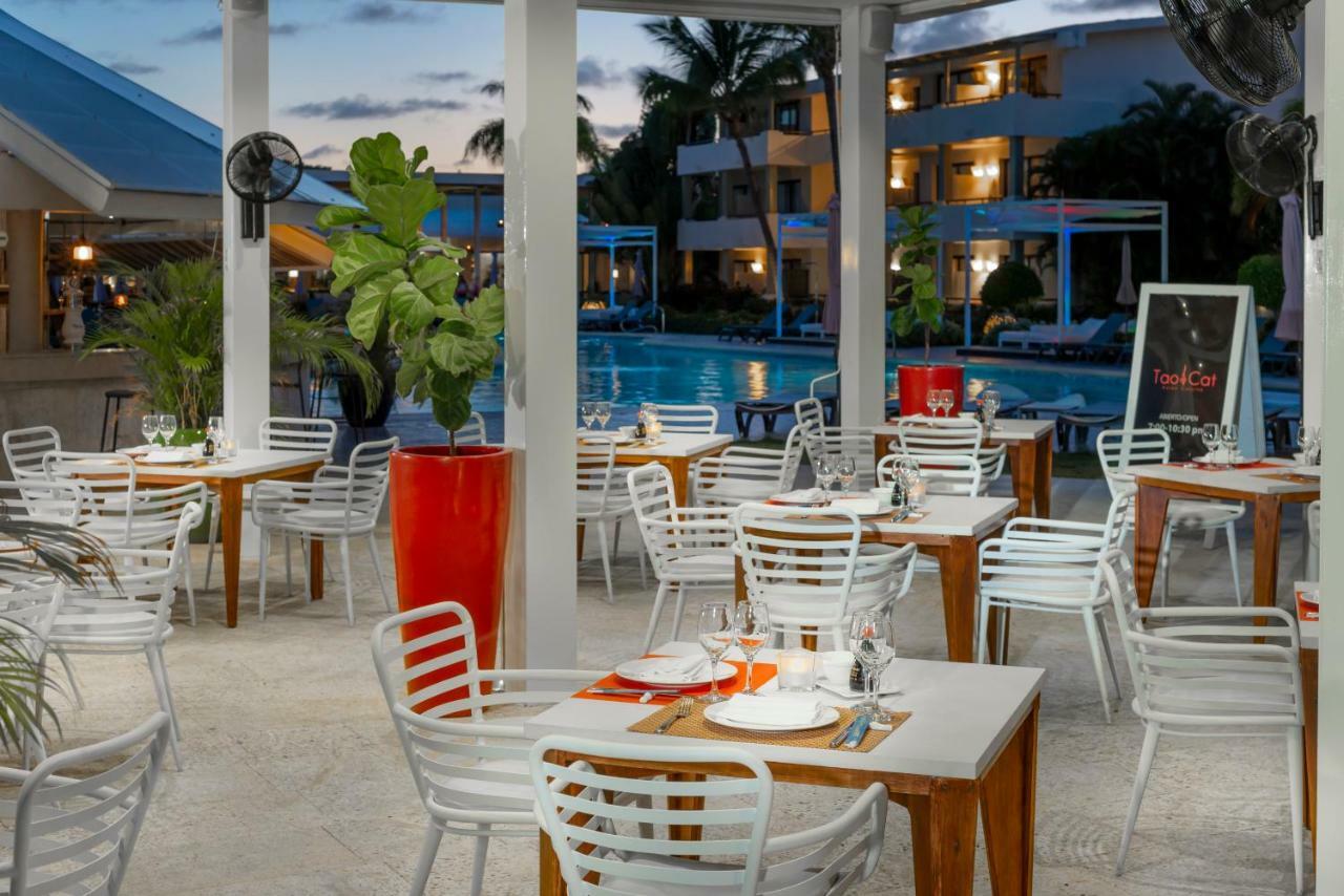 Catalonia Royal Bavaro (Adults Only) Пунта Кана Екстериор снимка The Deck at Island Shores